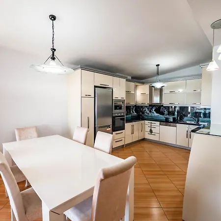 Bliss Luxury Apartamets&suits Saranda